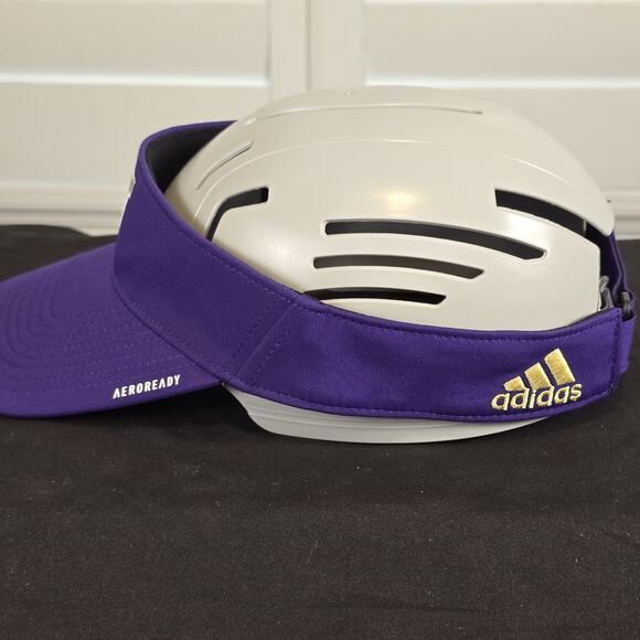 Adidas Washington Huskies Aeroready Purple Visor Hat Cap NWT - Picture 2 of 4